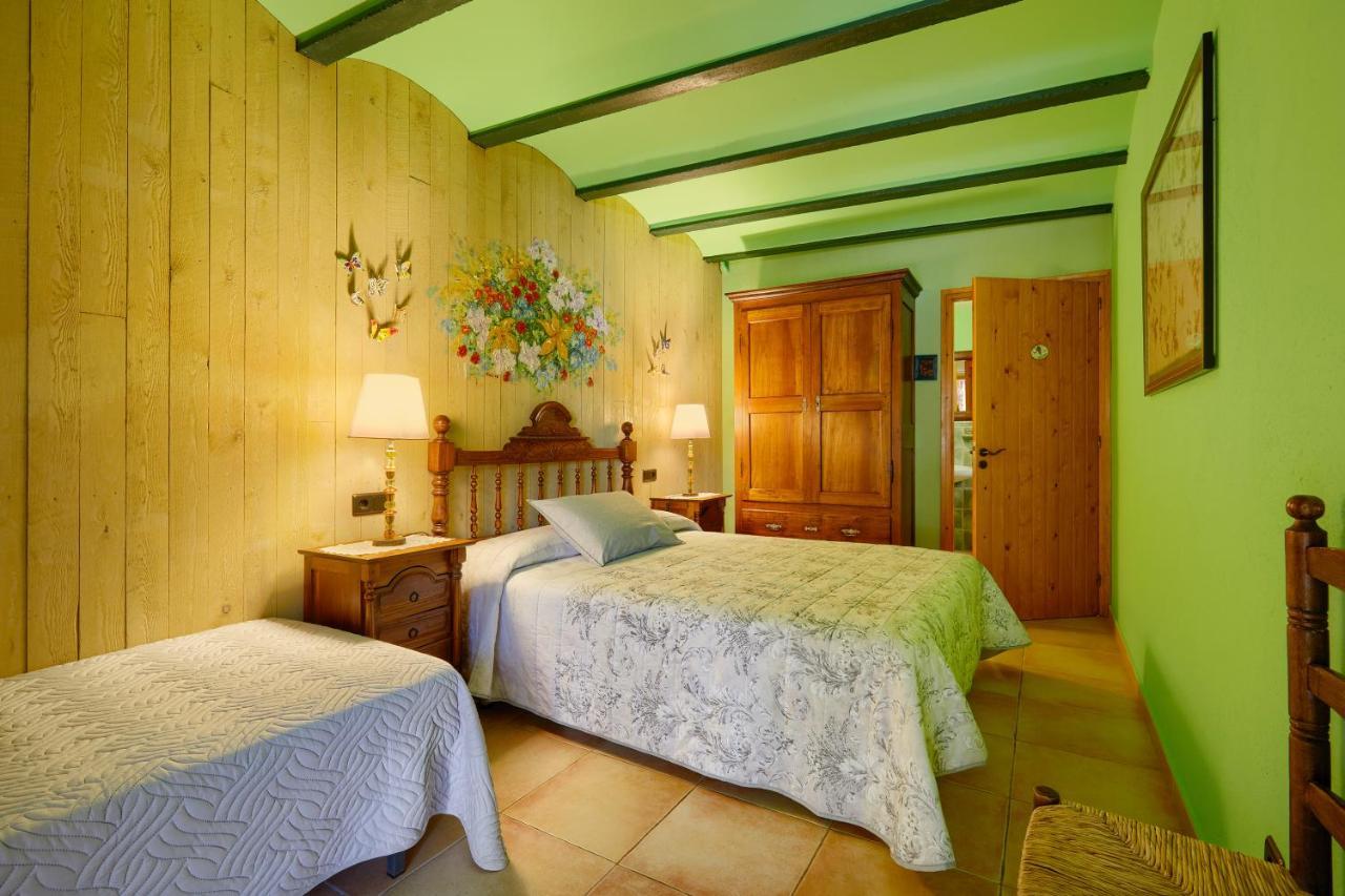 Casa Rural Can Coll Garriguella Exterior photo