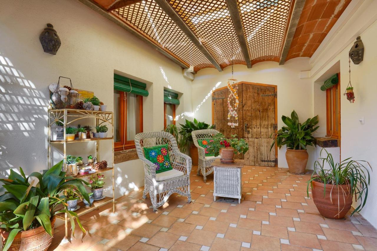 Casa Rural Can Coll Garriguella Exterior photo